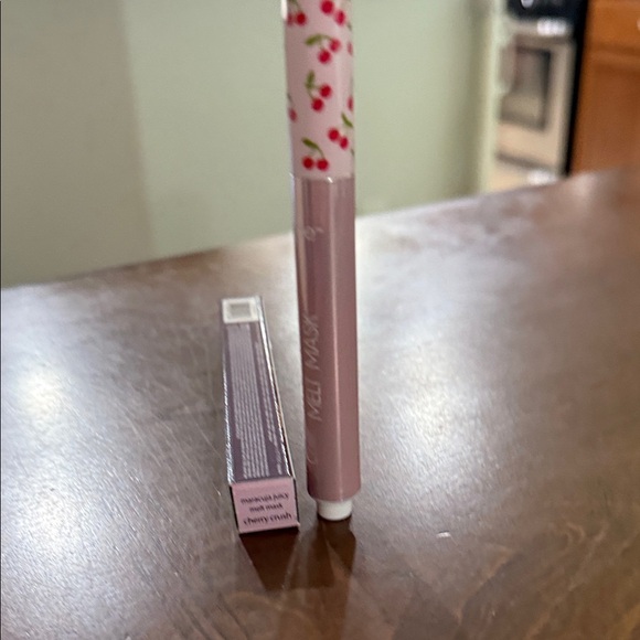 Tarte Maracuja Juicy Melt Mask in Pink and Purple Packaging - Picture 3 of 3